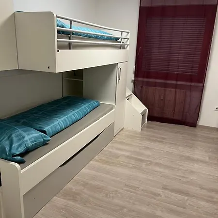 Ol * Lustenau